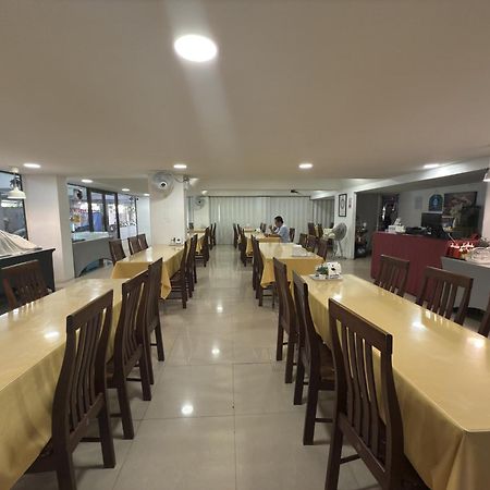 Regent Ngamwongwan Hotel Nonthaburi Exterior photo