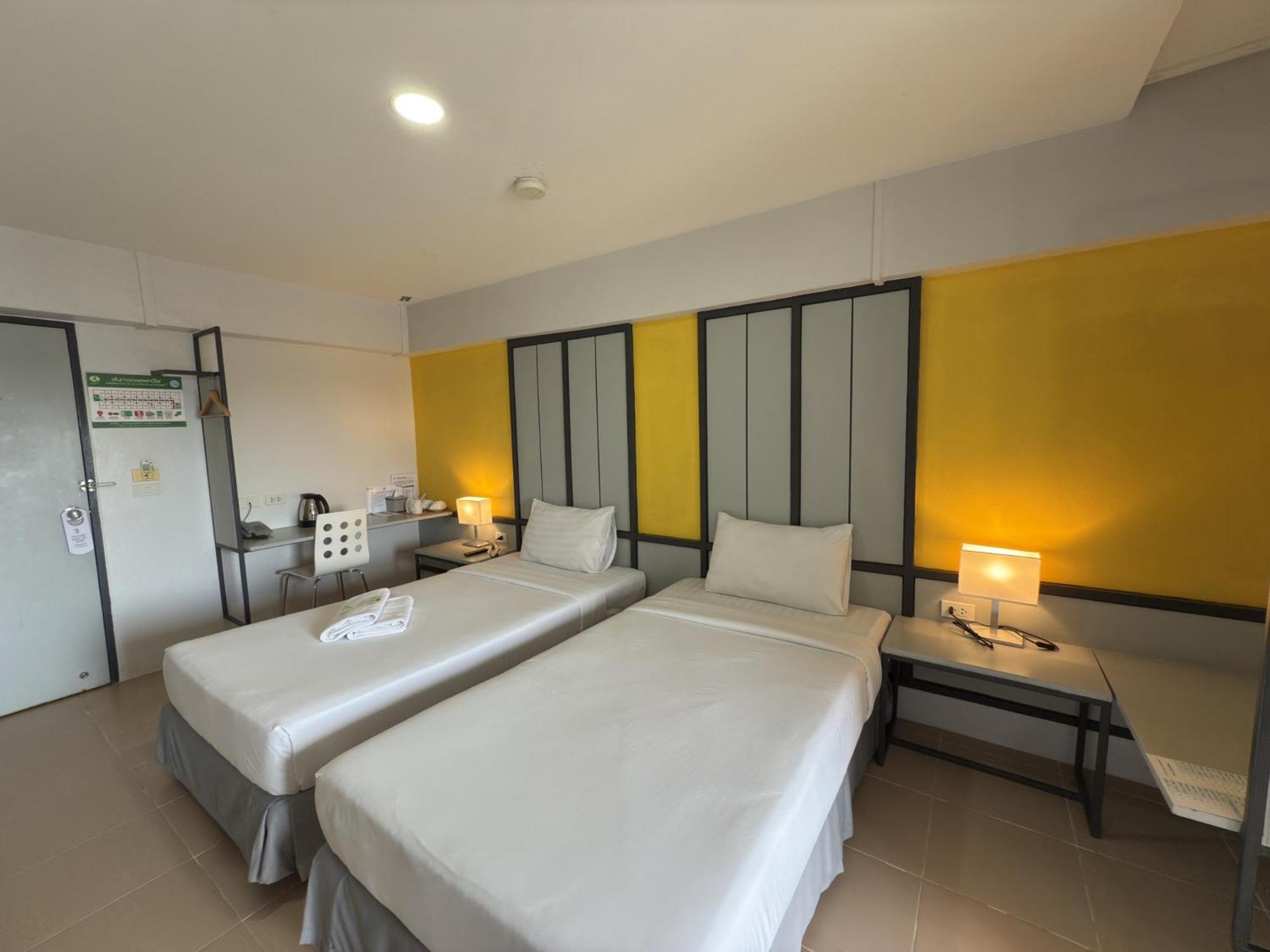 Regent Ngamwongwan Hotel Nonthaburi Exterior photo