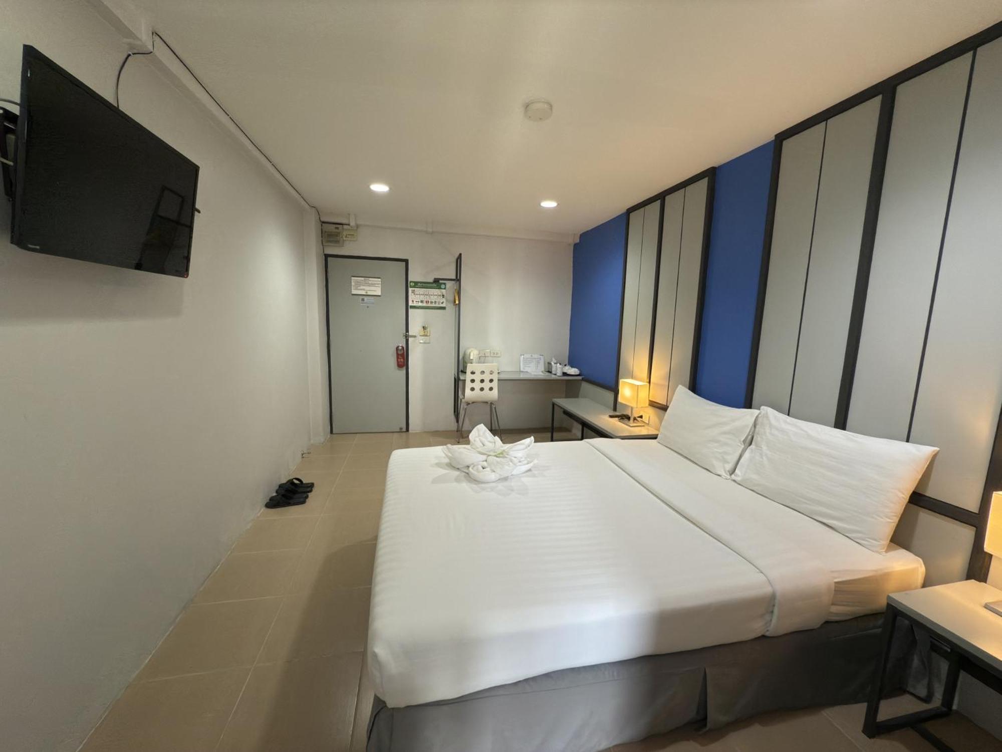 Regent Ngamwongwan Hotel Nonthaburi Exterior photo