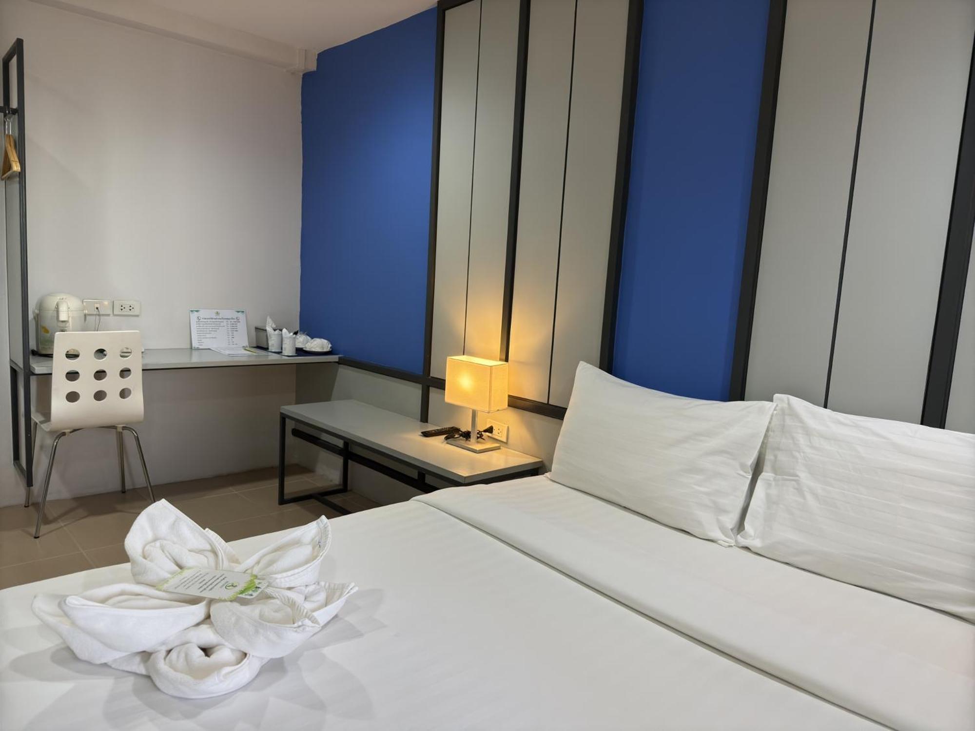 Regent Ngamwongwan Hotel Nonthaburi Exterior photo