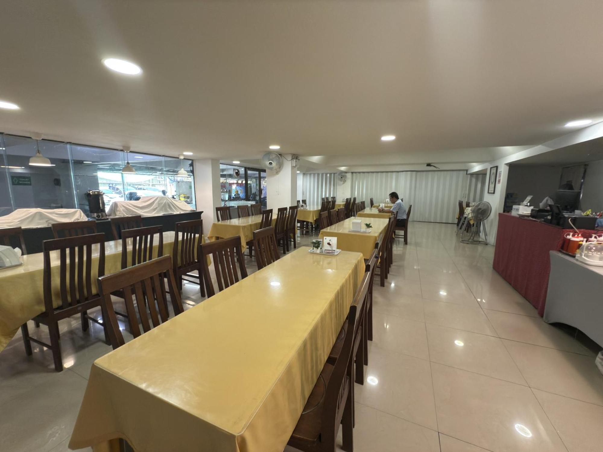 Regent Ngamwongwan Hotel Nonthaburi Exterior photo