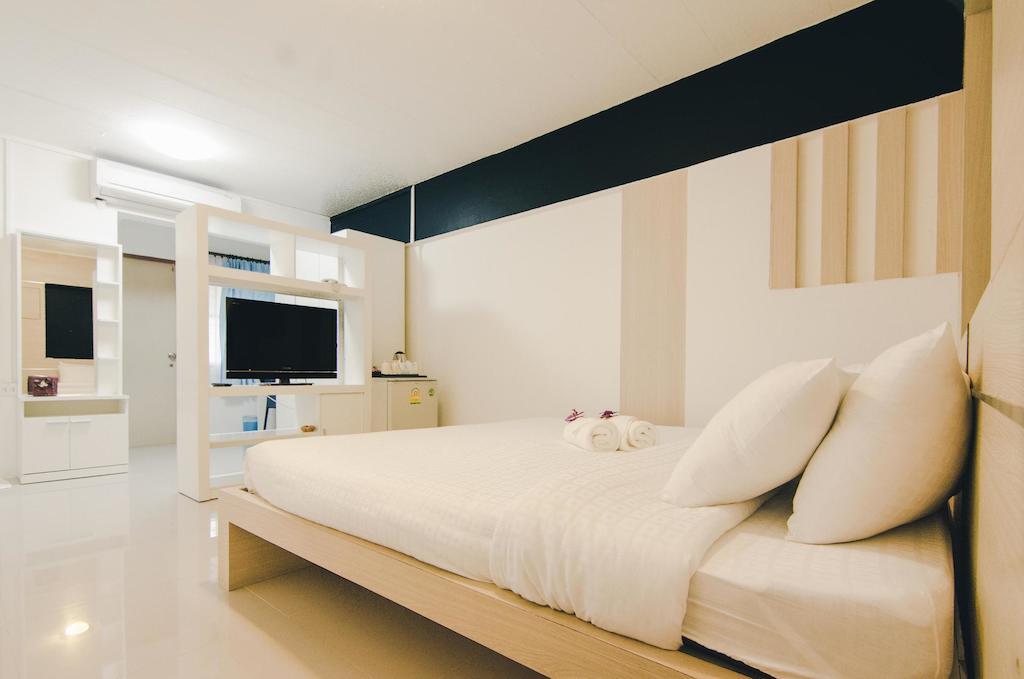 Regent Ngamwongwan Hotel Nonthaburi Room photo